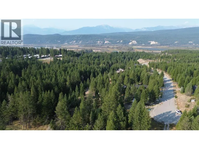 4962 SADDLEWOOD Lane, Radium Hot Springs, British Columbia V0A1M0