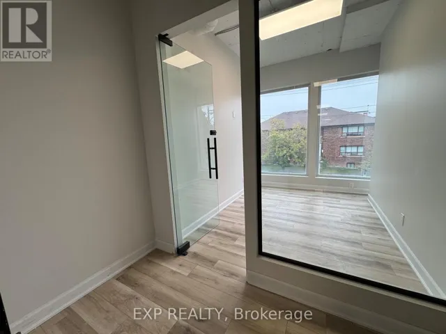214 - 230 LAKESHORE ROAD E, Mississauga (Port Credit), Ontario L5G1G7