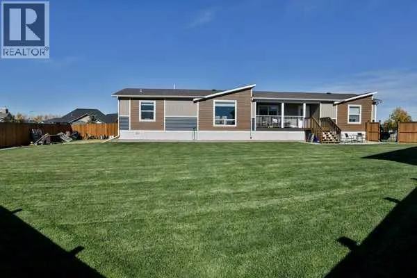 2037 Sunflower Crescent, Coaldale, Alberta T1M0G4