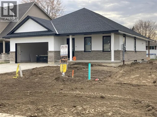 4001 GREENWOOD DRIVE, Petrolia, Ontario N0N1R0