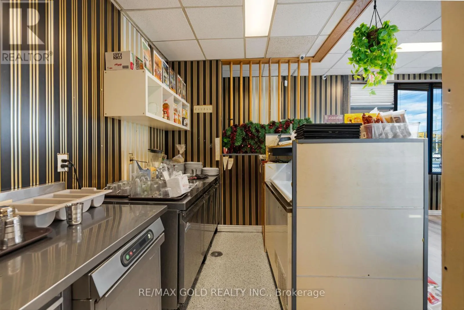 Commercial Sale For Sale