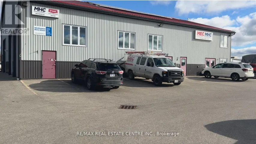 B - 770 GLENGARRY CRESCENT, Centre Wellington (Fergus), Ontario N1M3W1