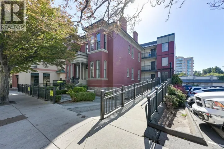 404 1007 Johnson St, Victoria, British Columbia V8V3N6