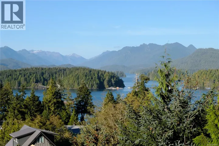 204 591 Pfeiffer Cres, Tofino, British Columbia V0R2Z0