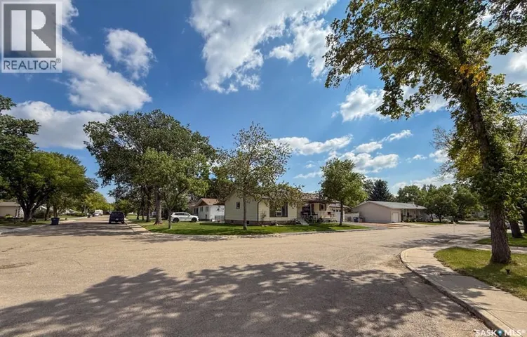 568 Poplar CRESCENT, Shaunavon, Saskatchewan S0N2M0