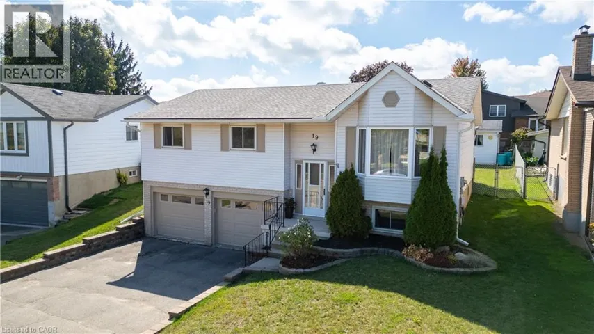 19 KESSELRING Drive, Kitchener, Ontario N2E2P3