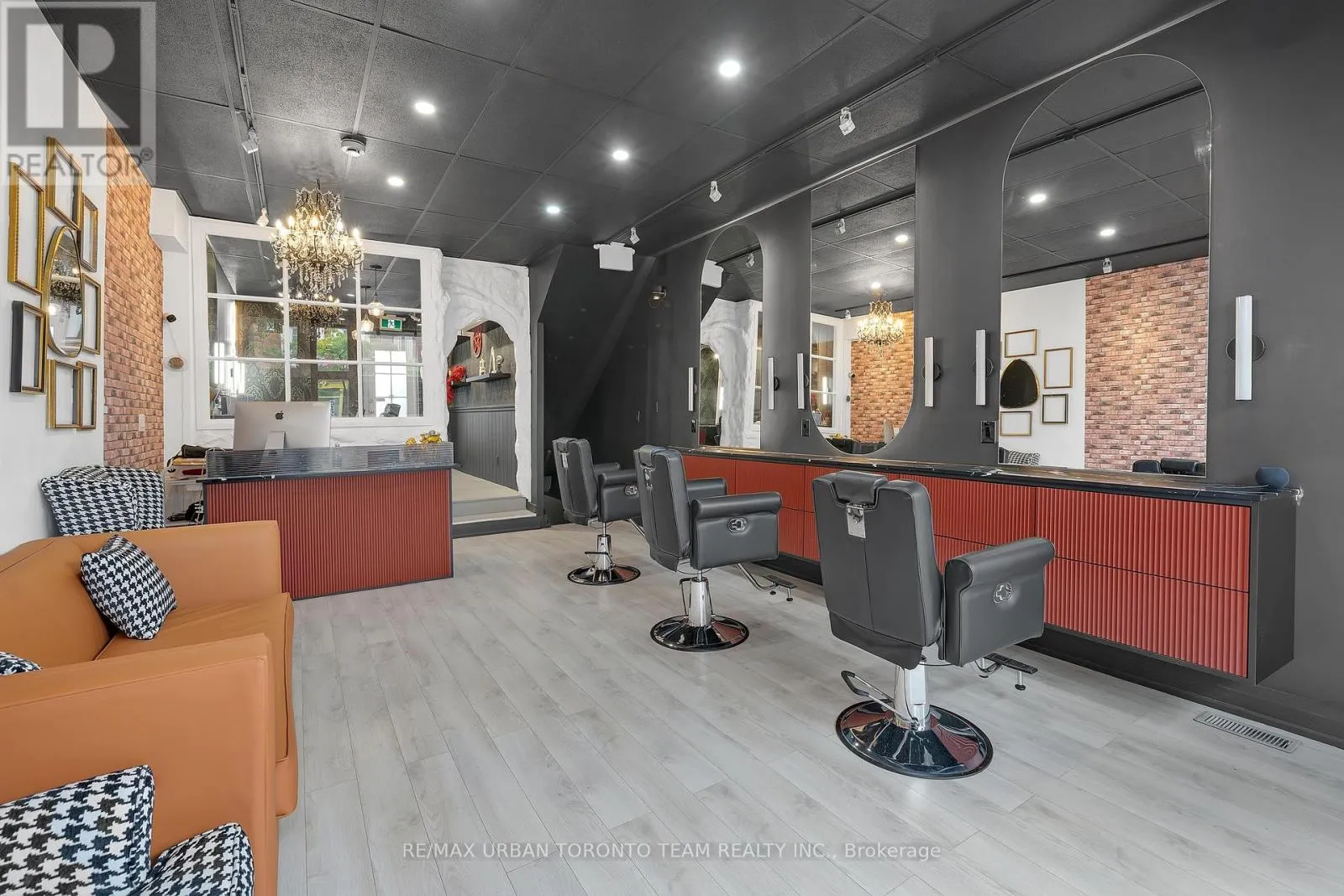 Commercial Sale For Sale