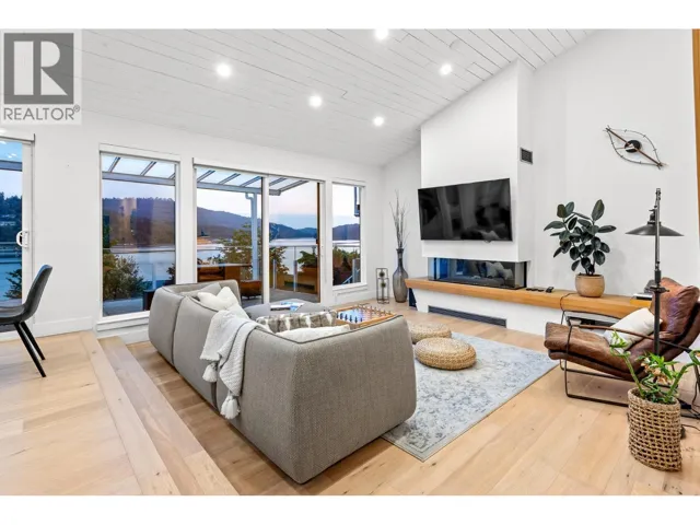 1122 IOCO ROAD, Port Moody, British Columbia V3H2X1