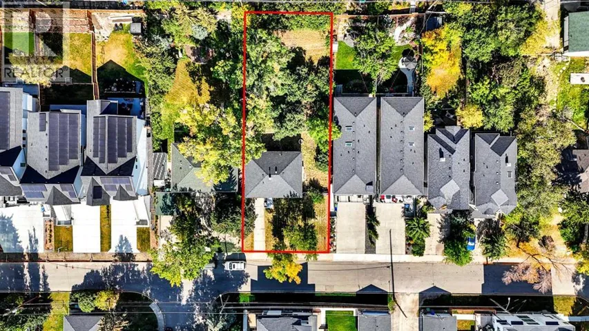 3652 8 Avenue NW, Calgary, Alberta T2N1E1