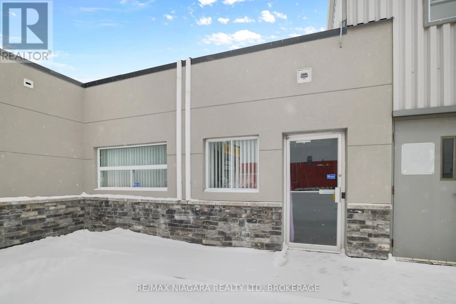 Commercial Sale For Sale