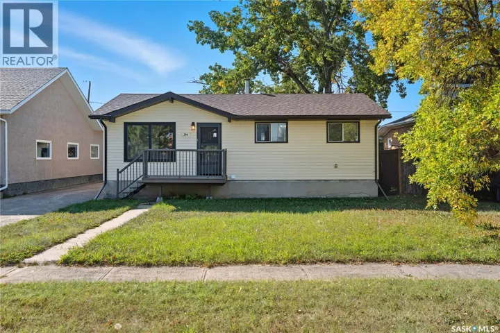 244 5th AVENUE E, Gravelbourg, Saskatchewan S0H1X0