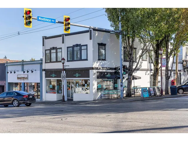 200 2568 MONTROSE AVENUE, Abbotsford, British Columbia V2S2H2