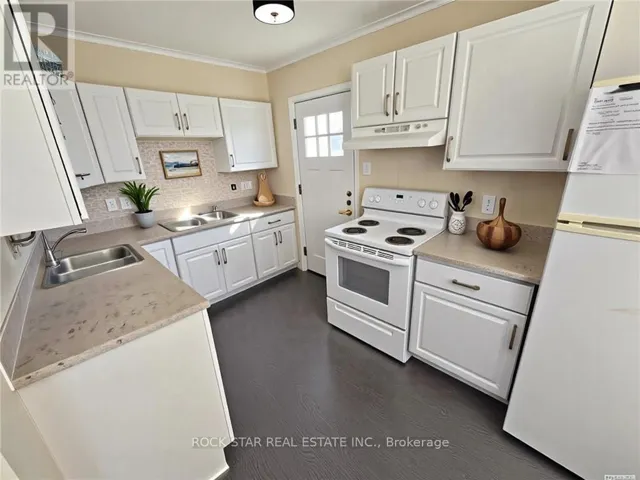 77 BLACKFRIARS STREET, London North (North N), Ontario N6H1K8