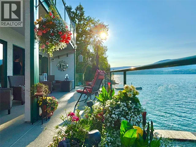 3935 Eagle Bay Rd. Road Unit# 1, Eagle Bay, British Columbia V0E1T0