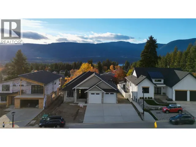 1905 35 Street NE, Salmon Arm, British Columbia V1E1M9