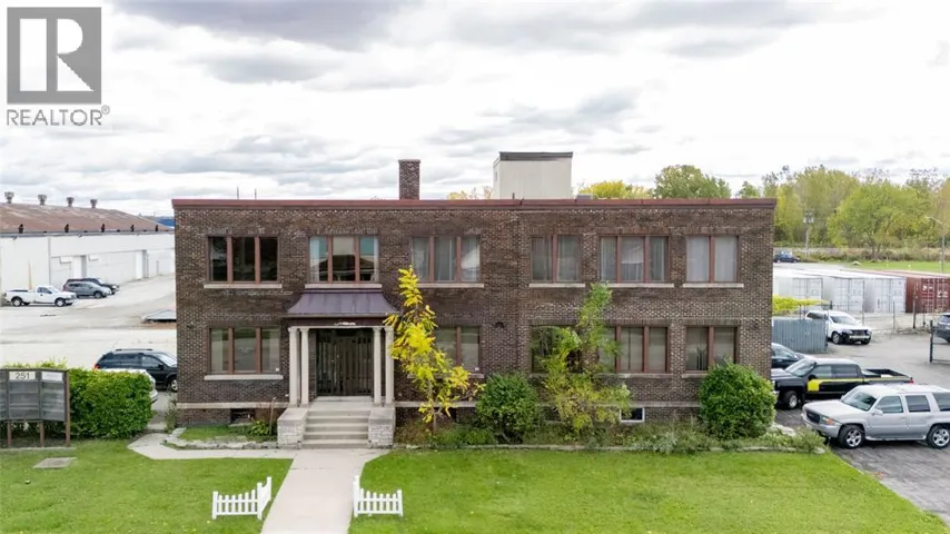 251 CAMPBELL STREET Unit# 5, Sarnia, Ontario N7T2H2