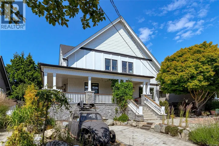 1150 McClure St, Victoria, British Columbia V8V3G2