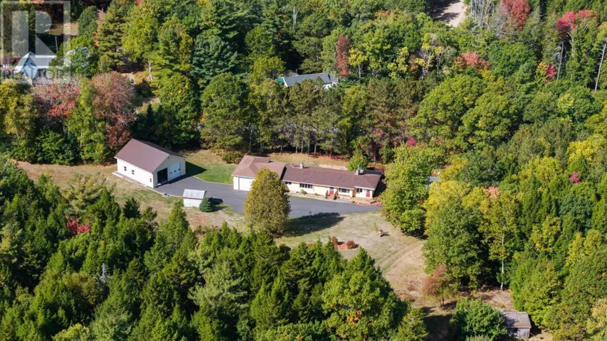 34 Palmer Lake Drive, Windsor Forks, Nova Scotia B0N2T0