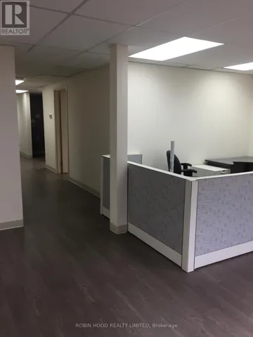 B3 - 2212 GLADWIN CRESCENT, Ottawa, Ontario K1B5N1