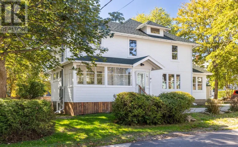 19 Cumberland Street, Yarmouth, Nova Scotia B5A5K4