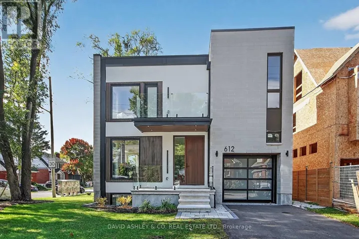 612 TWEEDSMUIR AVENUE, Ottawa, Ontario K1Z5P3