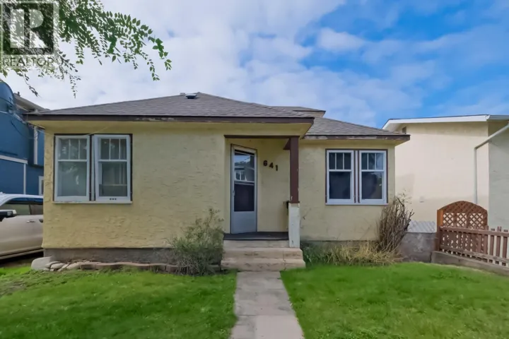 641 PAPINEAU Street, Penticton, British Columbia V2A4X8