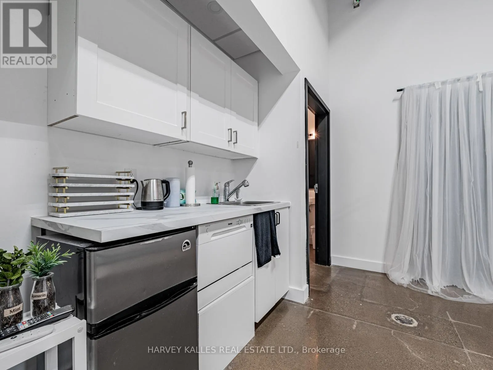 Commercial Sale For Sale