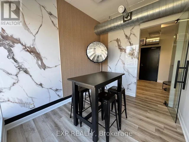 200-#3 - 230 LAKESHORE ROAD E, Mississauga (Port Credit), Ontario L5G1G7