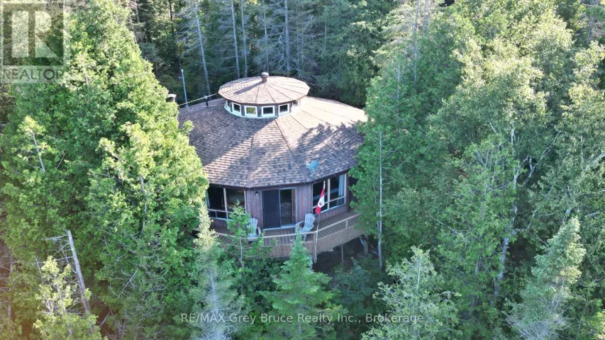 8 CARTER ROAD, Northern Bruce Peninsula, Ontario N0H1W0