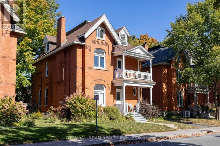 101 STRATHCONA AVENUE, Ottawa, Ontario K1S1X5