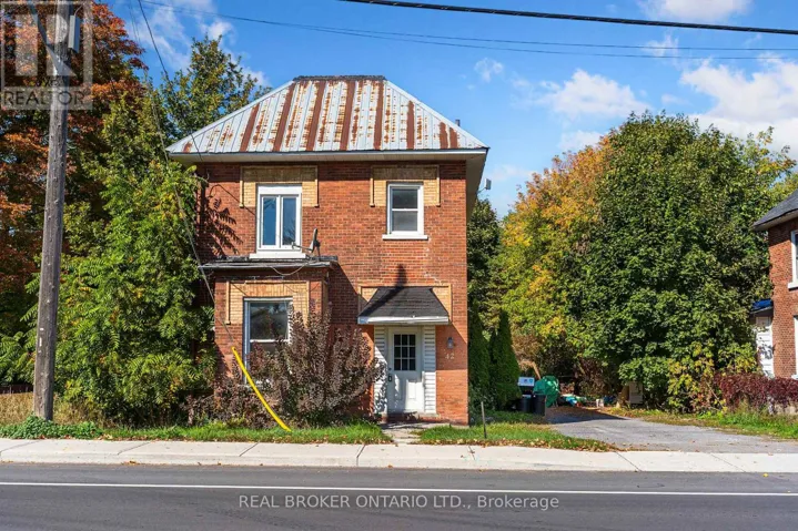 42 DANIEL STREET N, Arnprior, Ontario K7S2K5