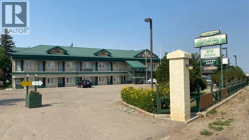 230 7 Avenue, Bow Island, Alberta T0K0G0
