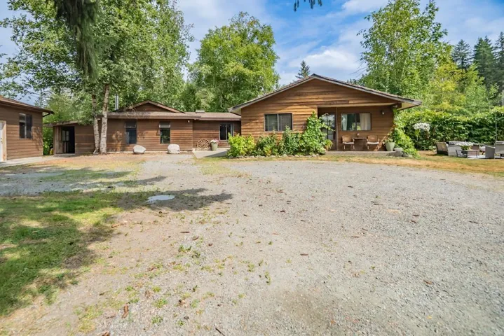 26559 58 AVENUE, Langley, British Columbia V4W1V6