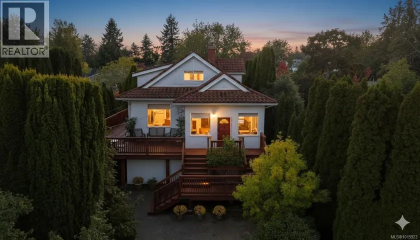 1295 Santa Rosa Ave, Saanich, British Columbia V8Z2V5