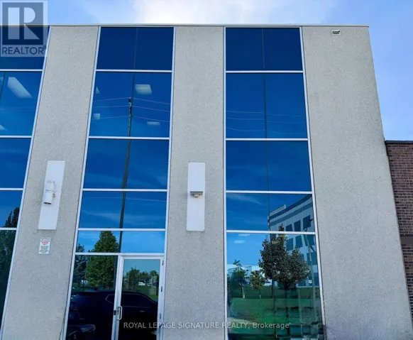 240 BARTOR ROAD, Toronto (Downsview-Roding-CFB), Ontario M9M2W6