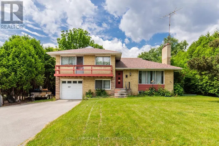 UNIT #2 - 227 LAKESHORE ROAD W, Oakville (CO Central), Ontario L6K1E9