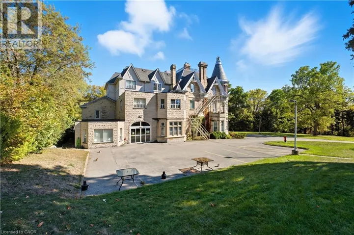 185 GRAND RIVER Street N, Paris, Ontario N3L2N2