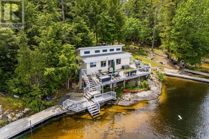 4 IS 270 SIX MILE LAKE ISLAND, Georgian Bay (Baxter), Ontario L0K1S0