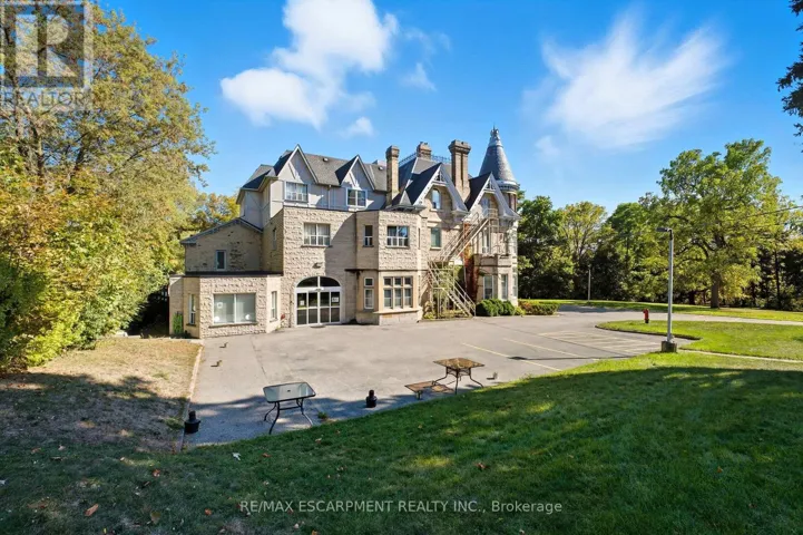 185 GRAND RIVER STREET N, Brant (Paris), Ontario N3L2N2