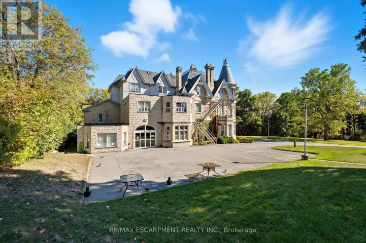 185 GRAND RIVER STREET N, Brant (Paris), Ontario N3L2N2