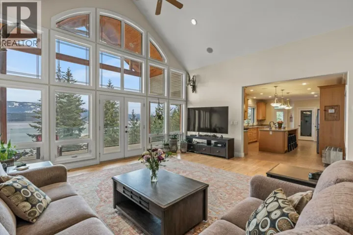 5694 Trans Canada Highway NW, Salmon Arm, British Columbia V1E3A2