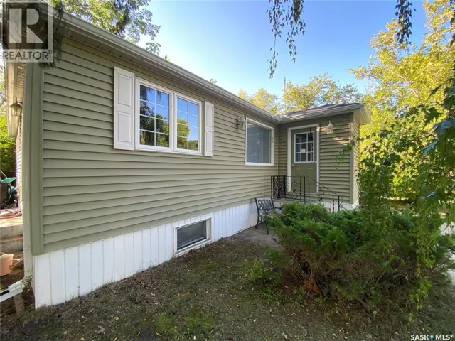 204 4th STREET E, Carnduff, Saskatchewan S0C0S0