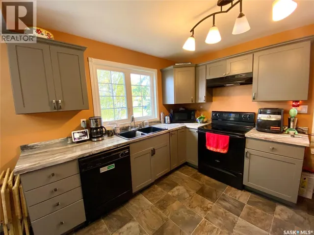 204 4th STREET E, Carnduff, Saskatchewan S0C0S0