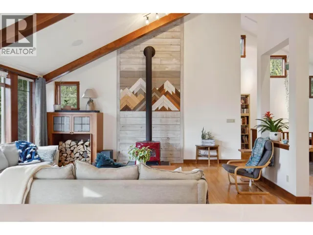 8028 Jackpine Road, Vernon, British Columbia V1B3M9