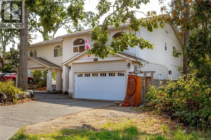 999 Admirals Rd, Esquimalt, British Columbia V9A2P1