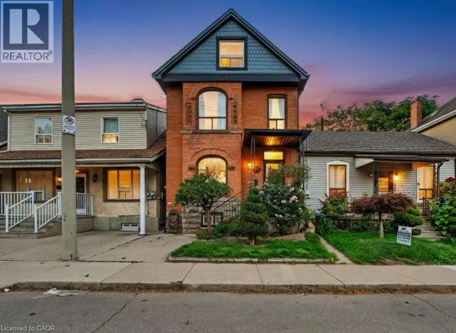 23 OAK Avenue, Hamilton, Ontario L8L5M7