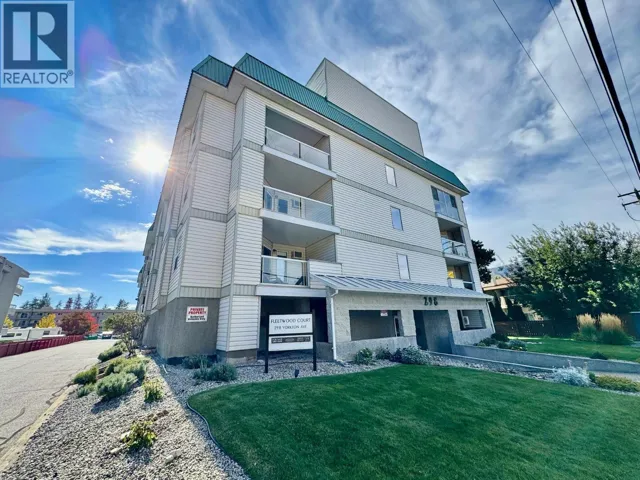 298 YORKTON Avenue Unit# 109, Penticton, British Columbia V2A3V5