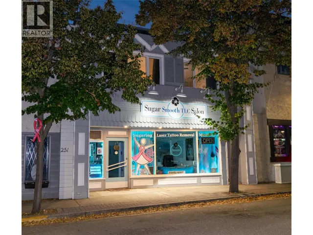 261 Alexander Street NE, Salmon Arm, British Columbia V1E4N3