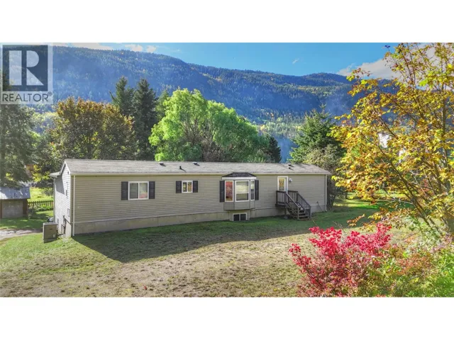 3560 Upper Levels Road, Robson, British Columbia V0G1X0