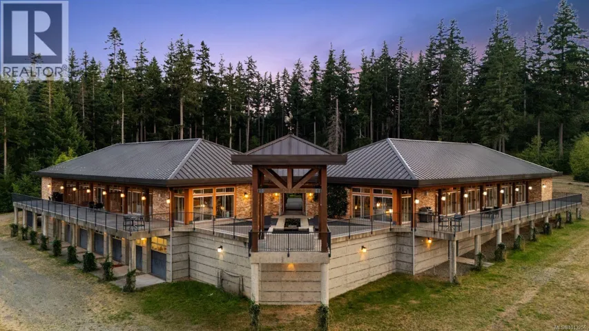 7939 Lenwood Rd, Merville, British Columbia V0R2M0